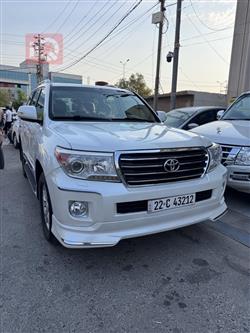 تۆیۆتا لاند کروزەر